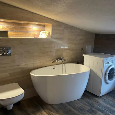 Loft Jezycki بوزنان